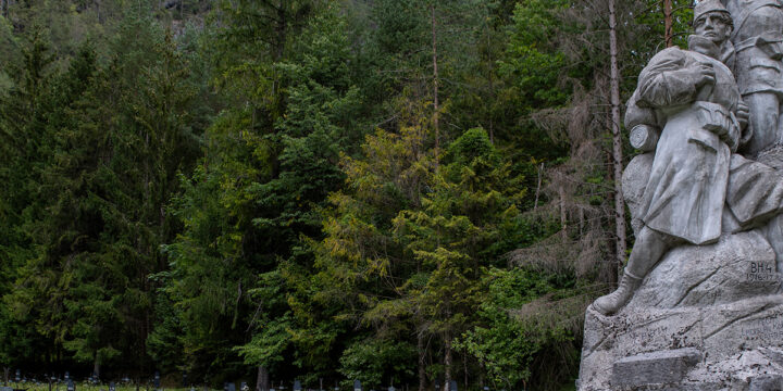Austro-Hungarian military cemetery WW1, Log pod Mangartom